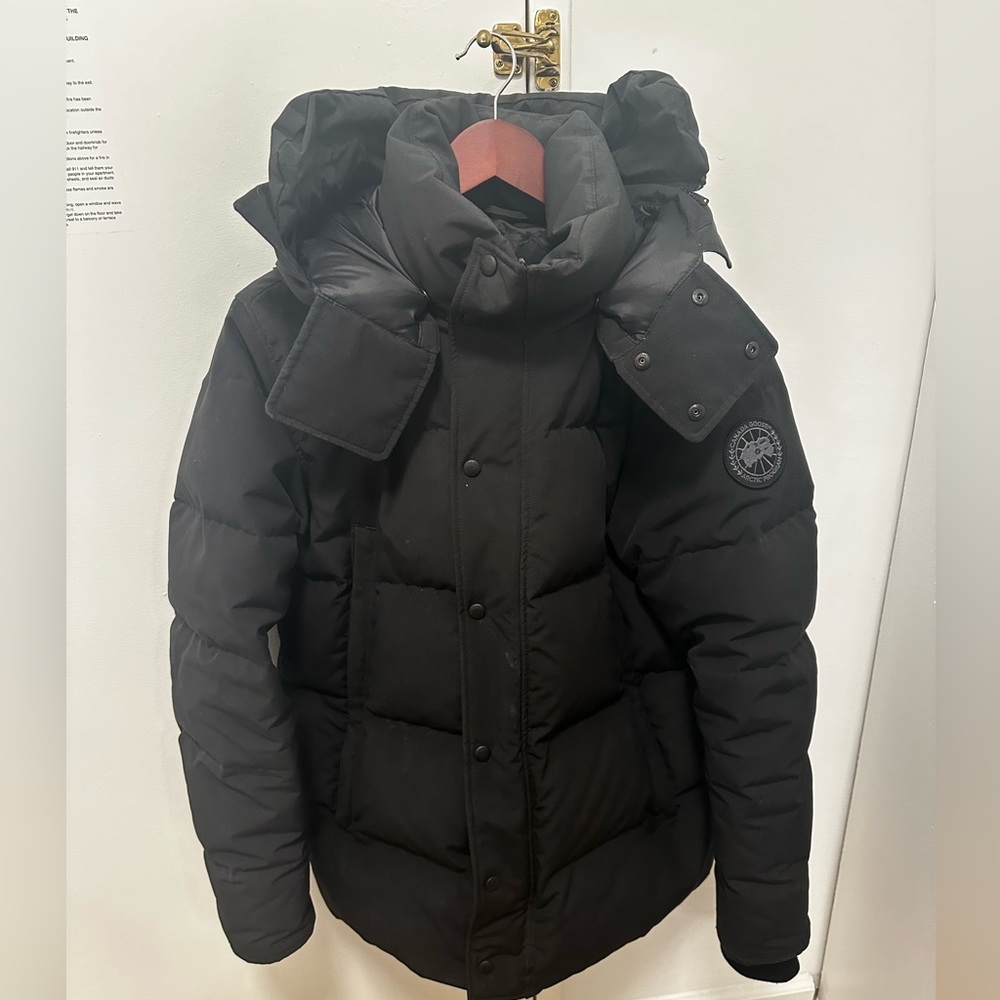 Men’s Large Down Filled Canada Goose Jacket